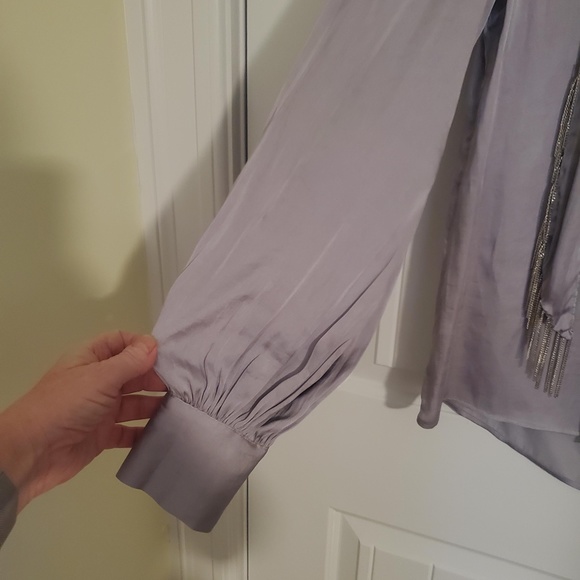 NWT PAIGE SELENE CHAIN SASH SATIN LILAC GREY BLOUSE - SIZE XS - Picture 6 of 11